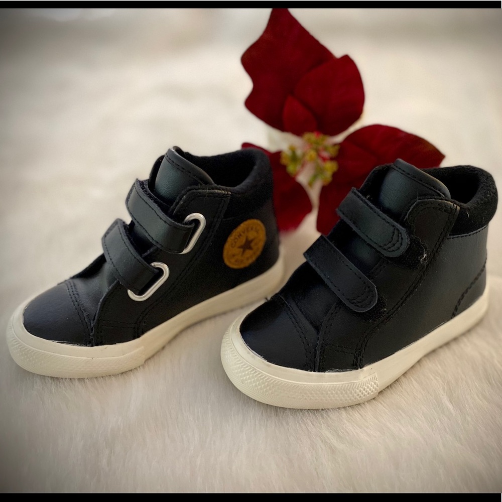 Converse (Brand New No Tags)